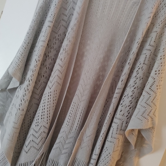 Kismet Light Grey Boho Knit Tassel Wrap Shawl ~ Size OS - Picture 2 of 10